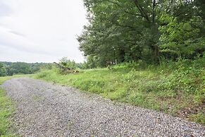 Pendergrass Tiny Home Cabin on Pond w/ Fire Pit!