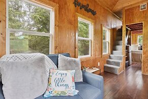 Pendergrass Tiny Home Cabin on Pond w/ Fire Pit!