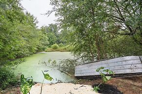 Pendergrass Tiny Home Cabin on Pond w/ Fire Pit!