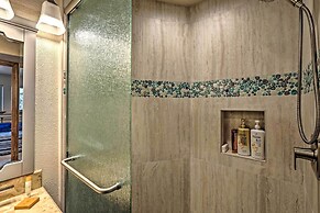 Deck & Beach Access: Lake Tahoe Shoreside Retreat!