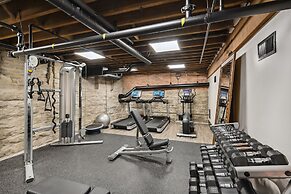 Studio w/ Pool Access: 2 Mi to Downtown Nashville!