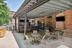 Studio w/ Pool Access: 2 Mi to Downtown Nashville!