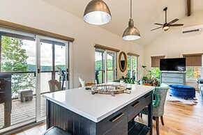 Beautiful Lakefront Studio: Dock, Fire Pit, Kayak
