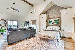 Beautiful Lakefront Studio: Dock, Fire Pit, Kayak