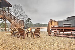 Beautiful Lakefront Studio: Dock, Fire Pit, Kayak