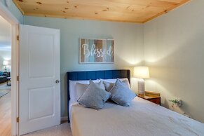 The Sunrise Cottage w/ Hot Tub, 3 Mi to Downtown