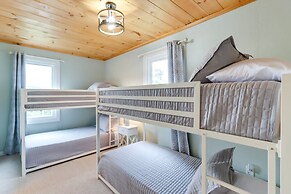 The Sunrise Cottage w/ Hot Tub, 3 Mi to Downtown