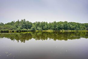 Cozy Georgia Abode w/ Deck, Fire Pit & Lake Access
