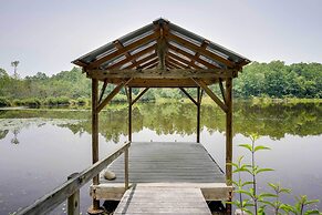 Cozy Georgia Abode w/ Deck, Fire Pit & Lake Access