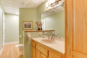 Peaceful Lawrenceville Cabin w/ Hot Tub on 6 Acres