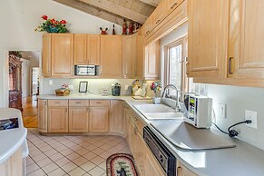 Peaceful Lawrenceville Cabin w/ Hot Tub on 6 Acres