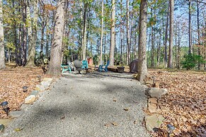 Secluded Hamilton Cabin Retreat w/ Private Lake!