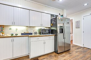 Secluded Hamilton Cabin Retreat w/ Private Lake!