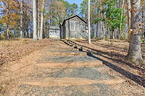 Secluded Hamilton Cabin Retreat w/ Private Lake!