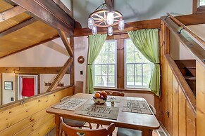 Mountaintop Ellijay Cabin w/ Private Hot Tub