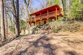 Lakefront Blue Ridge Cabin w/ Hot Tub!