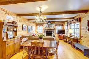 Lakefront Blue Ridge Cabin w/ Hot Tub!