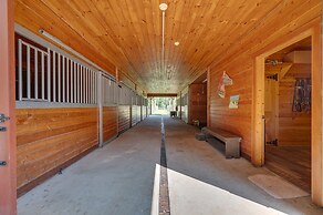 Barn-style Georgia Vacation Rental - Pet Friendly!