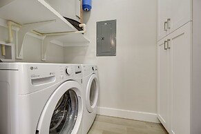 Central Tucson Condo w/ Community Pool + Hot Tub!