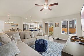 Mead Vacation Rental: Fenced Backyard & Fire Pit!