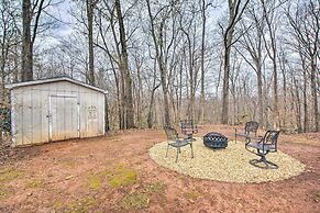 Ranch Home w/ Front Porch on Etowah River!