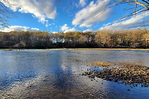 Ranch Home w/ Front Porch on Etowah River!