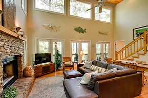 Spacious Georgia Escape w/ Fireplace, Deck & Grill