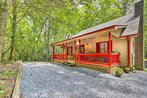 Cozy Creekside Mountain Escape w/ Hot Tub!