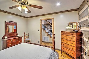 Cozy Creekside Mountain Escape w/ Hot Tub!