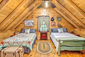 Cozy Creekside Mountain Escape w/ Hot Tub!