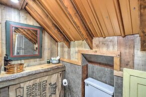 Cozy Creekside Mountain Escape w/ Hot Tub!