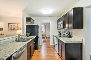 Bright Hinesville Home, 43 Mi to Savannah!