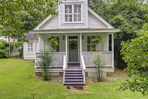 Romantic Cottage in Washington Historic District