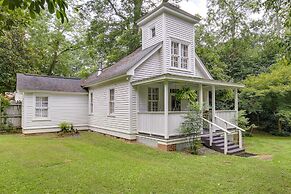 Romantic Cottage in Washington Historic District