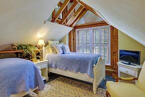 Romantic Cottage in Washington Historic District