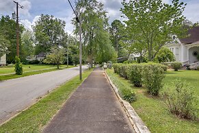 Romantic Cottage in Washington Historic District