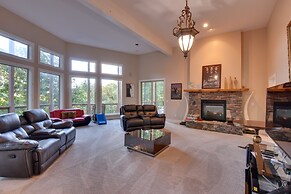 Pet-friendly Sky Valley House w/ Game Room & Views