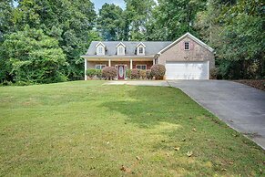 Inviting Austell Home: 14 Mi to Downtown Atlanta!