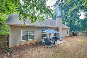 Inviting Austell Home: 14 Mi to Downtown Atlanta!