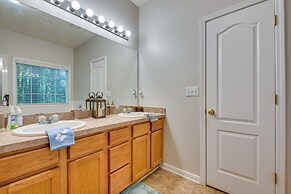 Inviting Austell Home: 14 Mi to Downtown Atlanta!