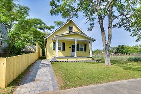 Charming Newport News Cottage < 1 Mi to Ocean!