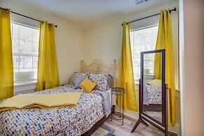 Charming Newport News Cottage < 1 Mi to Ocean!