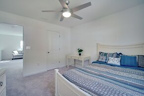 Modern Canton Home: 10 Mi to Lake Allatoona!