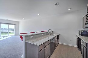 Modern Canton Home: 10 Mi to Lake Allatoona!