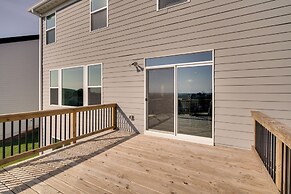 Modern Canton Home: 10 Mi to Lake Allatoona!