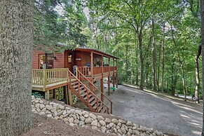 Idyllic Blue Ridge Cabin ~ 1 Mi to Downtown!