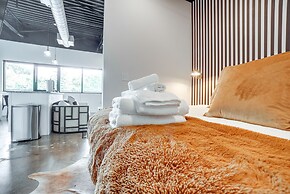 Modern Nashville Studio ~ 5 Mi to Downtown!