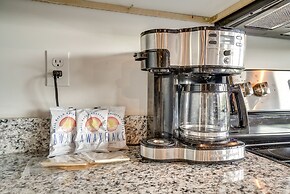 Modern Nashville Studio ~ 5 Mi to Downtown!