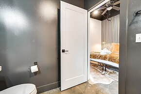 Modern Nashville Studio ~ 5 Mi to Downtown!