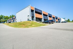 Modern Nashville Studio ~ 5 Mi to Downtown!